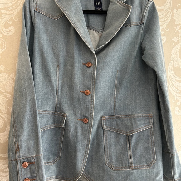 Vintage Gap denim jacket - Picture 2 of 9